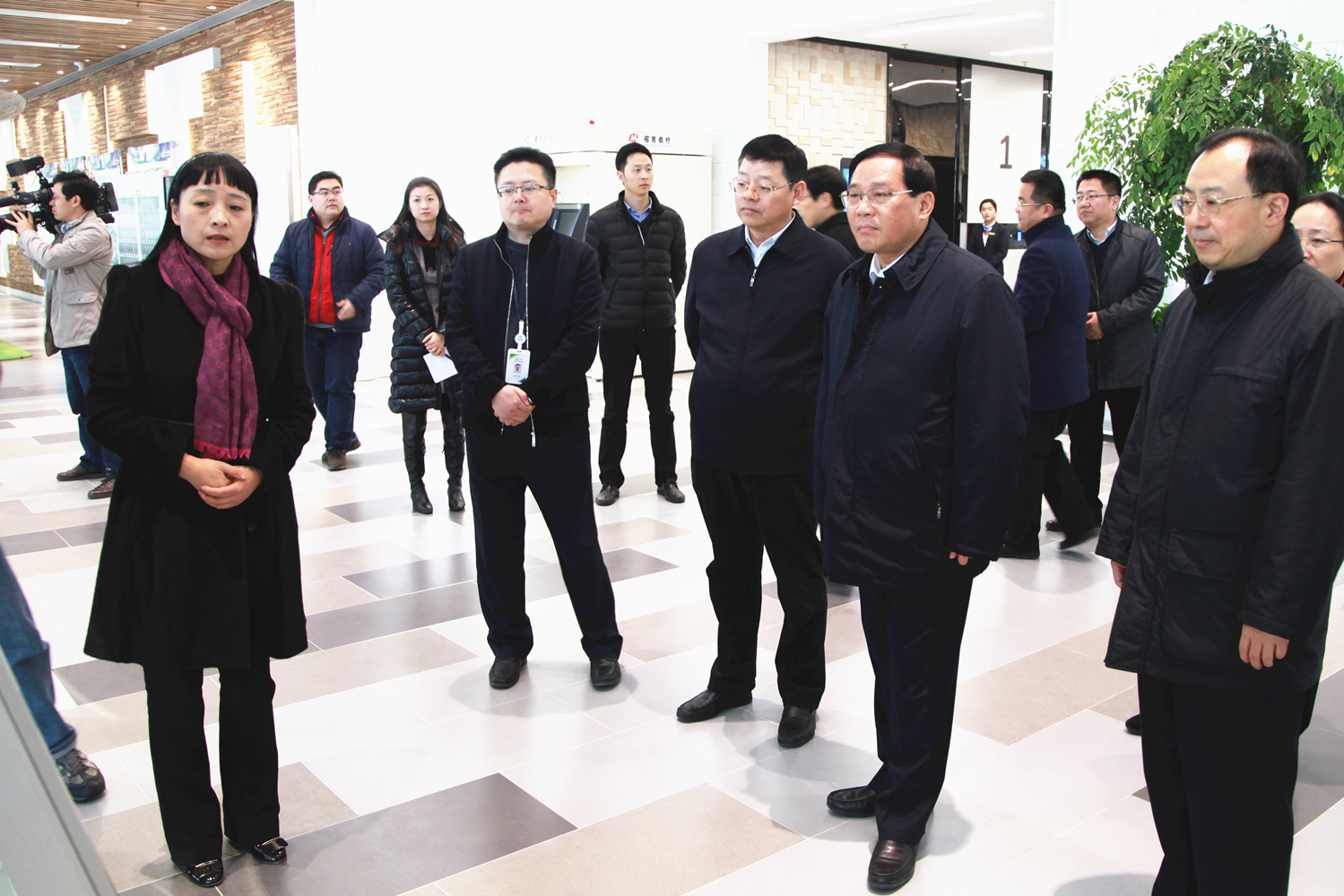 李强在南京江北新区调研：要在“新”上做文章求突破